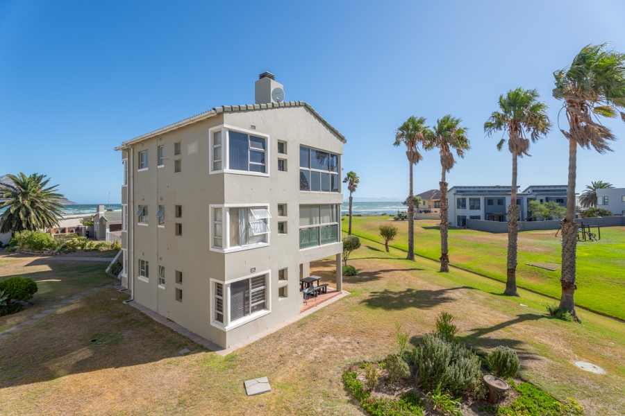 To Let 3 Bedroom Property for Rent in Greenways Golf Estate Western Cape